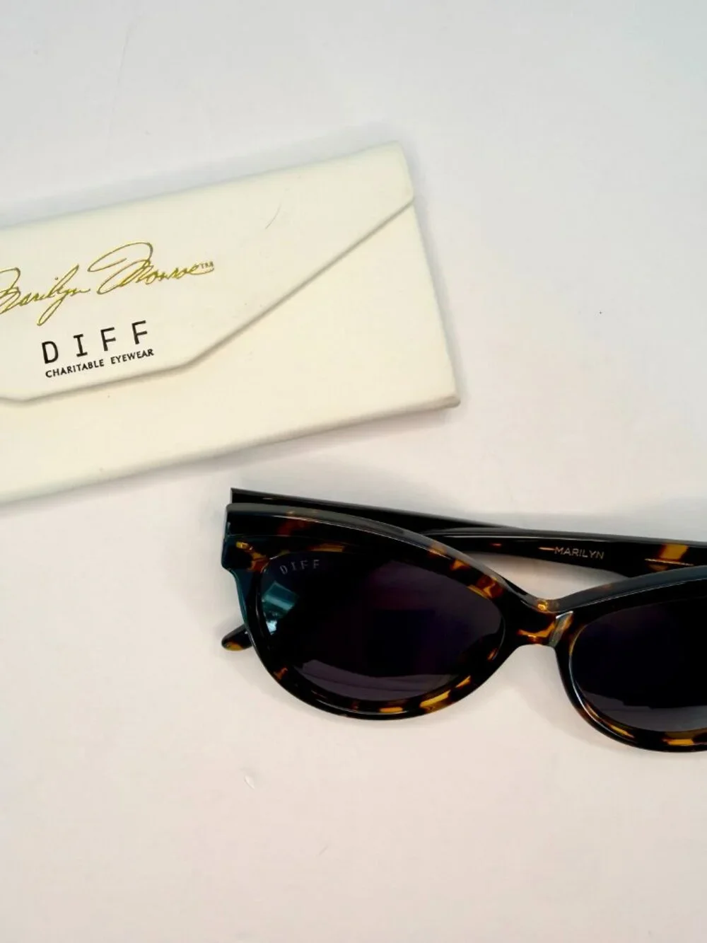DIFF x Marilyn Monroe | Tortoise Cat Eye Sunglasses + Case Cloth